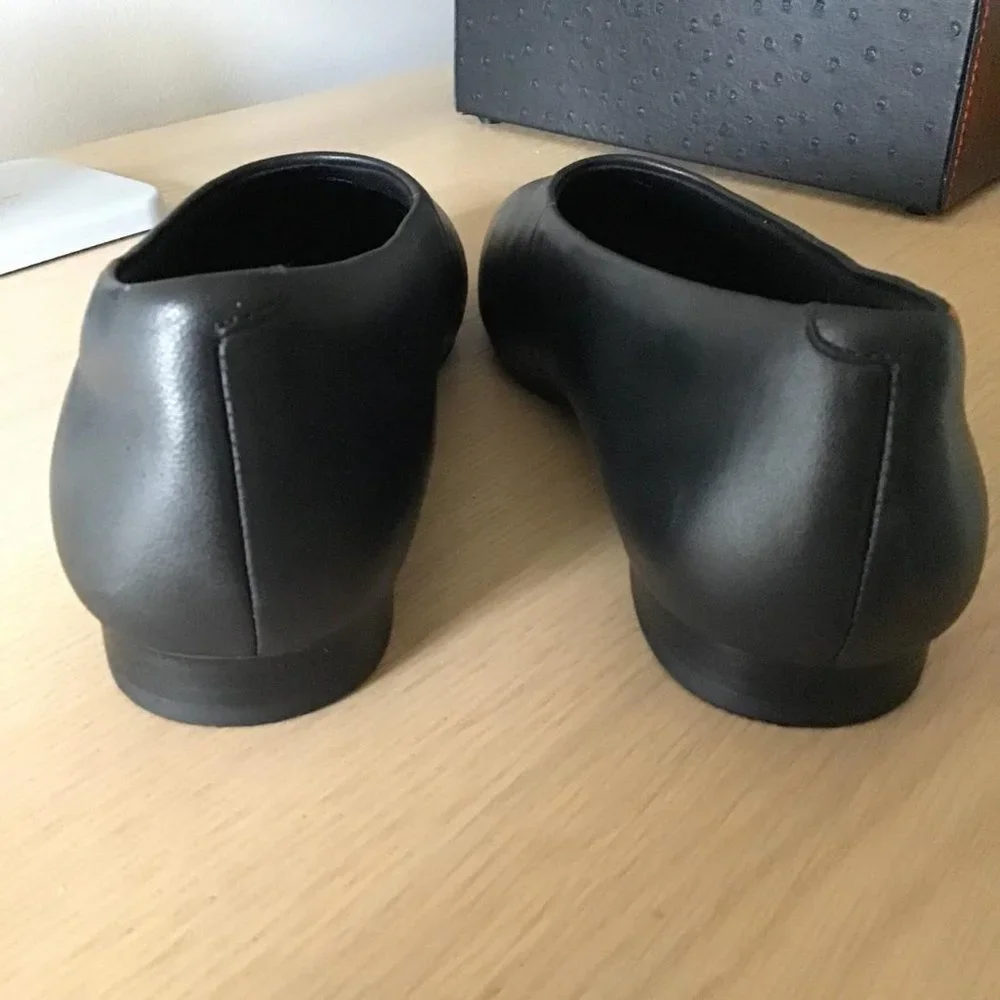 Genuine leather black ballet flats by M&S (Marks & Spencer) UK/Size 37/6 AU - Picture 3 of 6